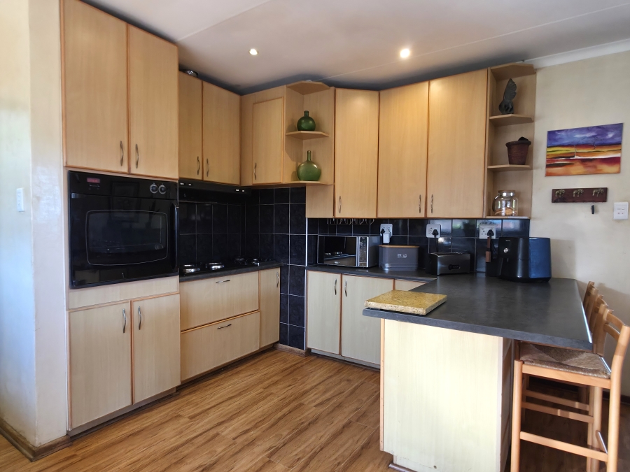 4 Bedroom Property for Sale in Wavecrest Eastern Cape